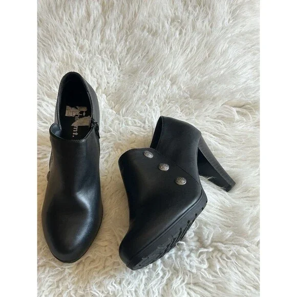 White Mountain Size 9 Black Faux Leather Block Heel Ankle Booties Crest Button - Picture 2 of 12